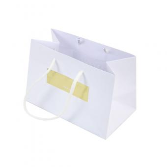 Custom White Paper Gift Bags With Golg Foil Logo -Minglai Packaging