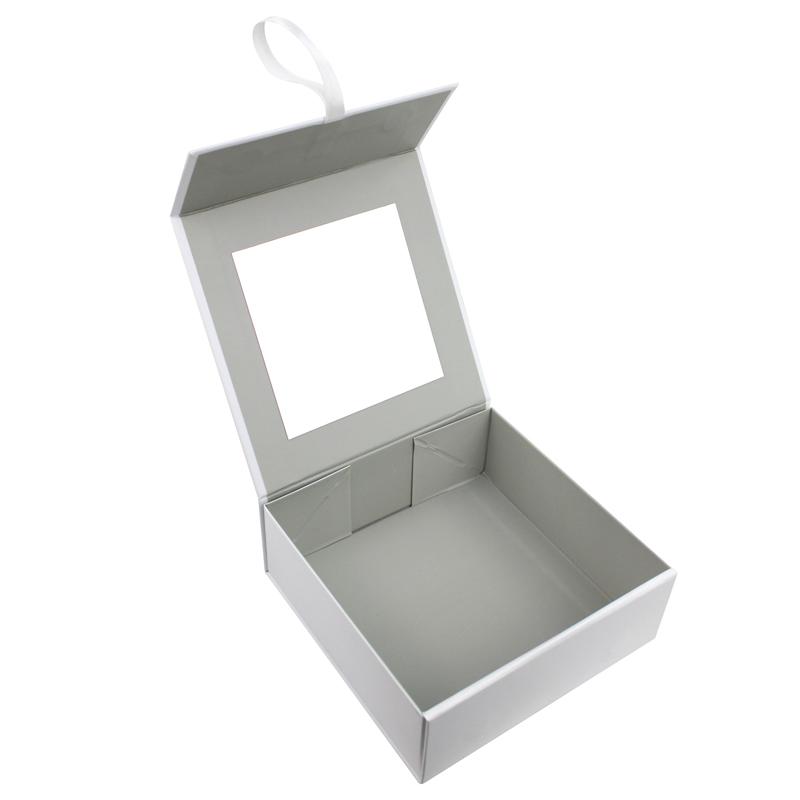 Collapsible Gift Box Magnetic Closure